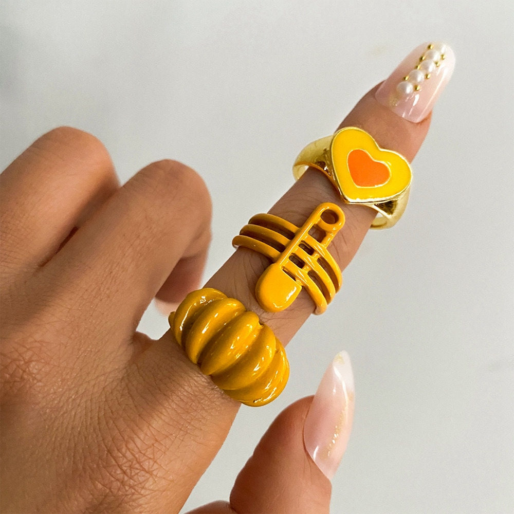 KISS WIFE Vintage Golden Heart Smile Rings Set for Women Ins Style Colorful Love Rings Cute Finger Rings for Girls Jewelry Gifts