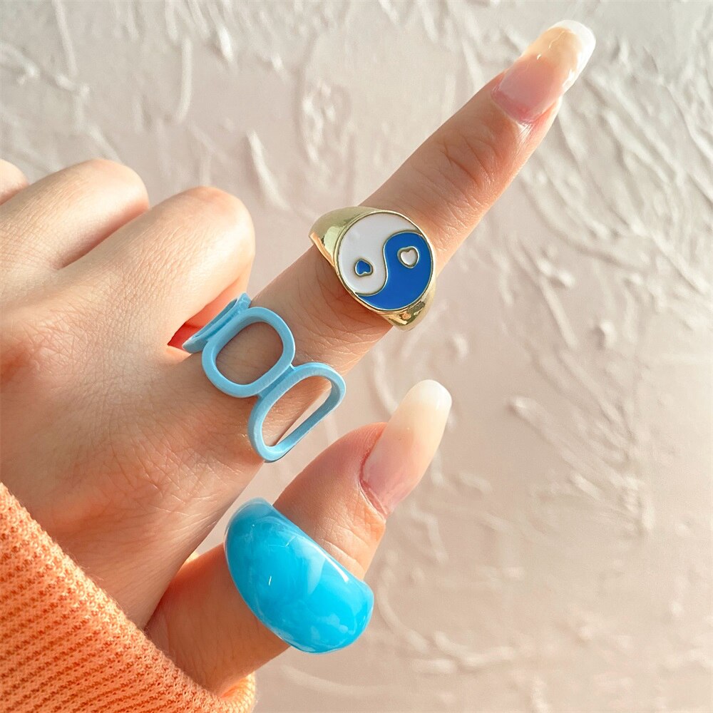 KISS WIFE Vintage Golden Heart Smile Rings Set for Women Ins Style Colorful Love Rings Cute Finger Rings for Girls Jewelry Gifts